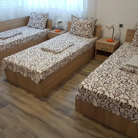 Guest house Dayana Ovoshtnik